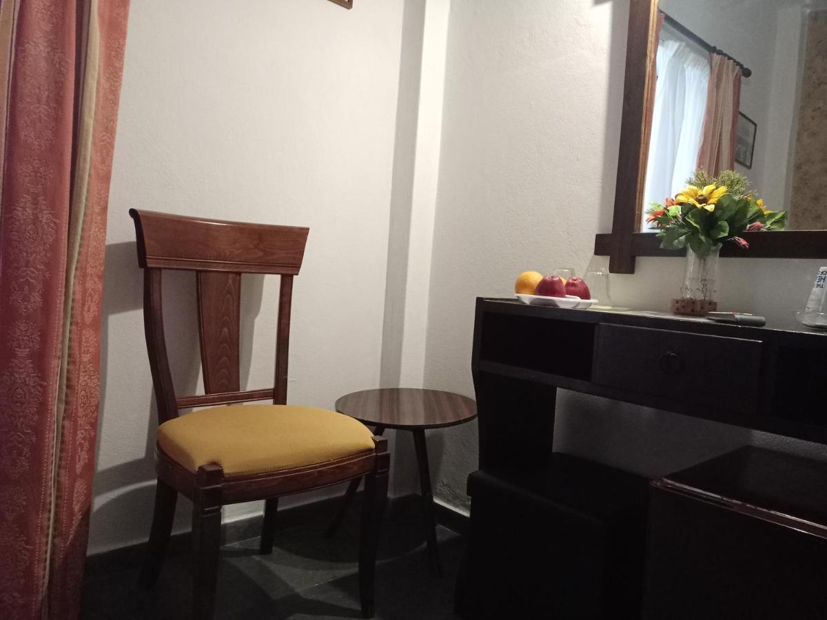 Elvira Hotel Sztalída Kültér fotó